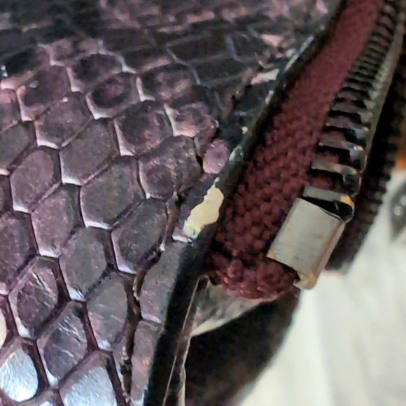 Vince Camuto Genuine Snake Embossed Leather Purple/Black   Emely Tote Bag. - Picture 13 of 15